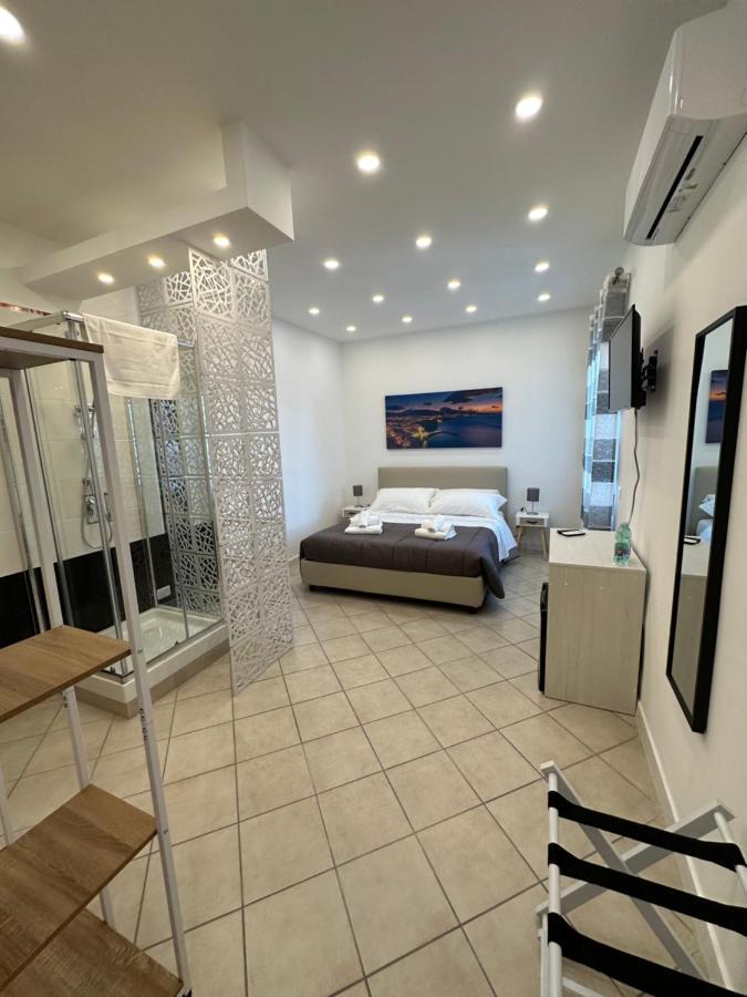 B&B Off Rooms And Relax Napoli Eksteriør billede